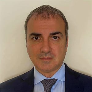 Los concejales están legitimados para personarse como codemandados en los recursos contencioso-administrativos interpuestos contra el ayuntamiento